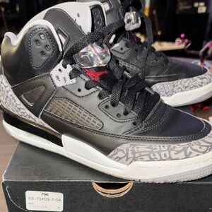 Jordan Spizike BG Black/Varsity Red-Cement Grey Kids Sneakers